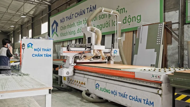 Khu vực máy gia công tại nhà máy Chân Tâm
