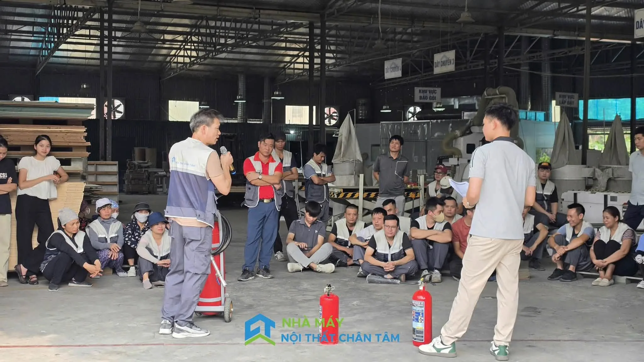 NỘI THẤT CHÂN TÂM TỔ CHỨC ĐÀO TẠO, DIỄN TẬP PHÒNG CHÁY CHỮA CHÁY VÀ CỨU NẠN CỨU HỘ TẠI NHÀ MÁY