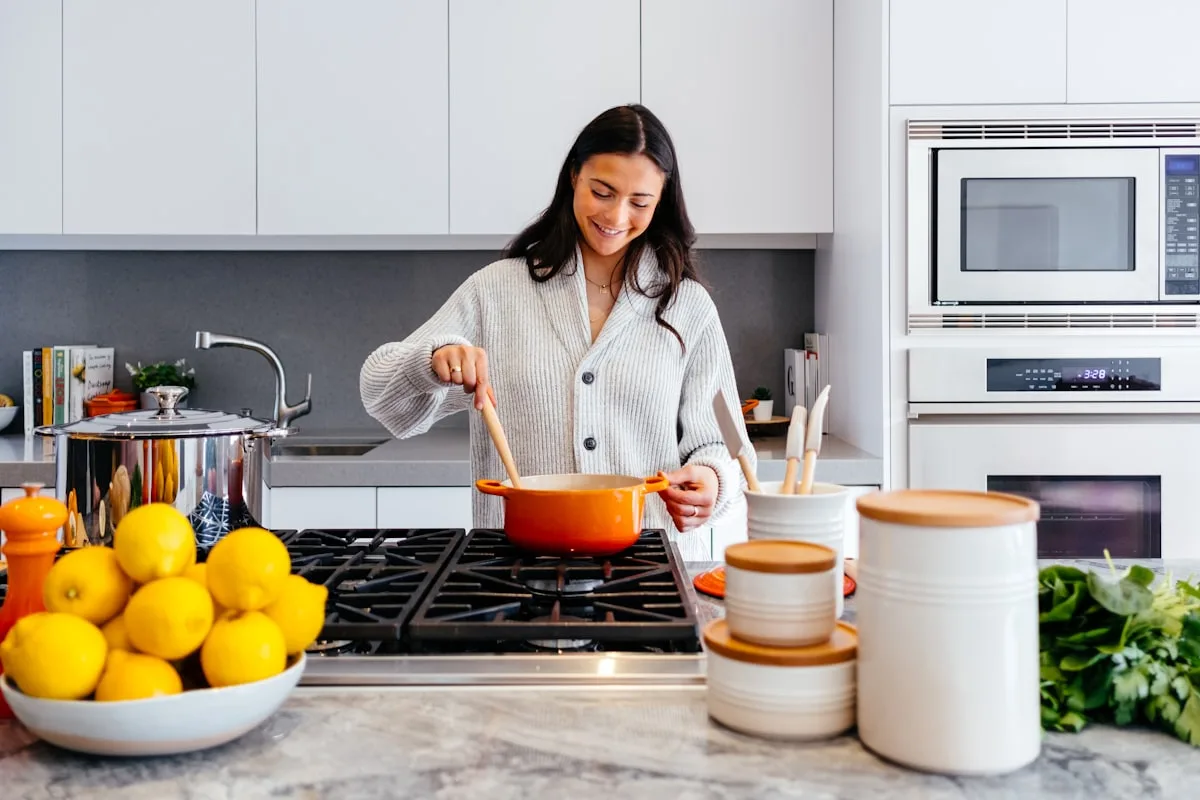 Các mẫu bề mặt phủ Melamine, Laminate vân gỗ và Acrylic bóng gương